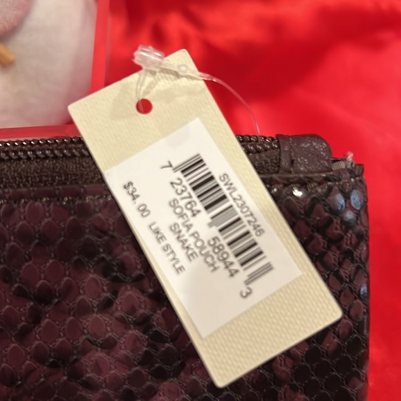 NWT Woman’s Python Snake style Pouch - Picture 7 of 7